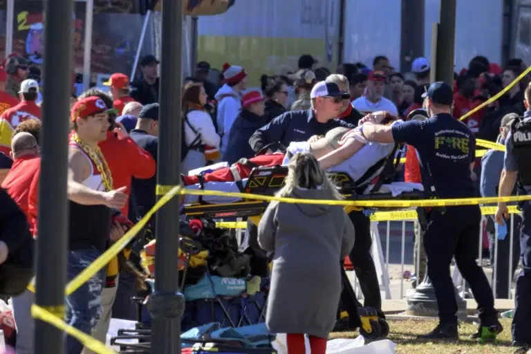 Tiroteo ensombrece festejo del Super Bowl en Kansas