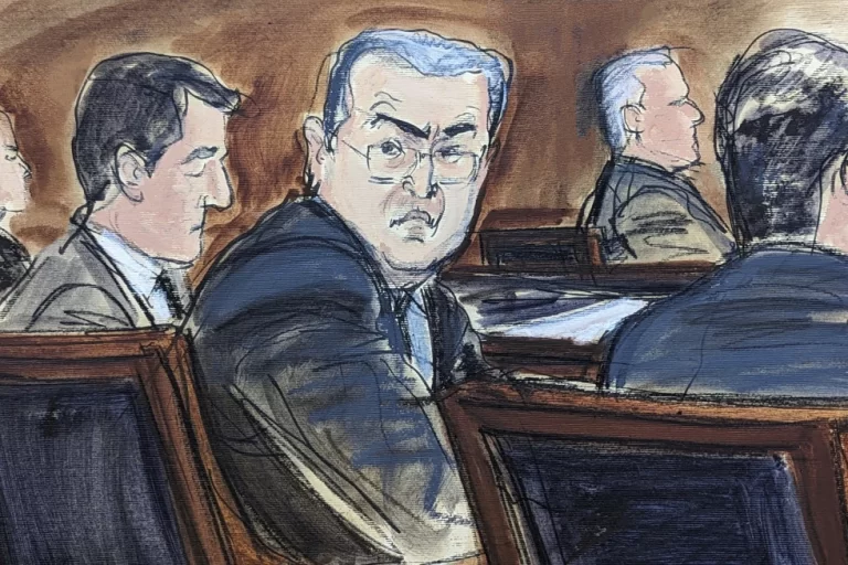 Fiscales en EEUU presentan a expresidente hondureño como político corrupto, su abogado como un héroe