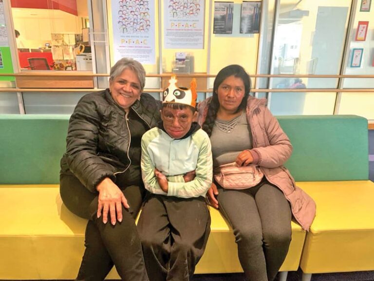 "Manos de Misericordia" en Boston Ayudando a niños quemados