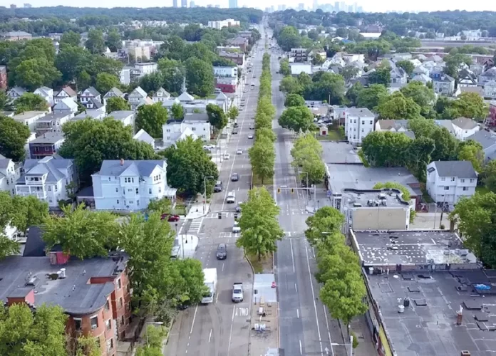 Inversión histórica para rediseñar la Blue Hill Avenue en Boston