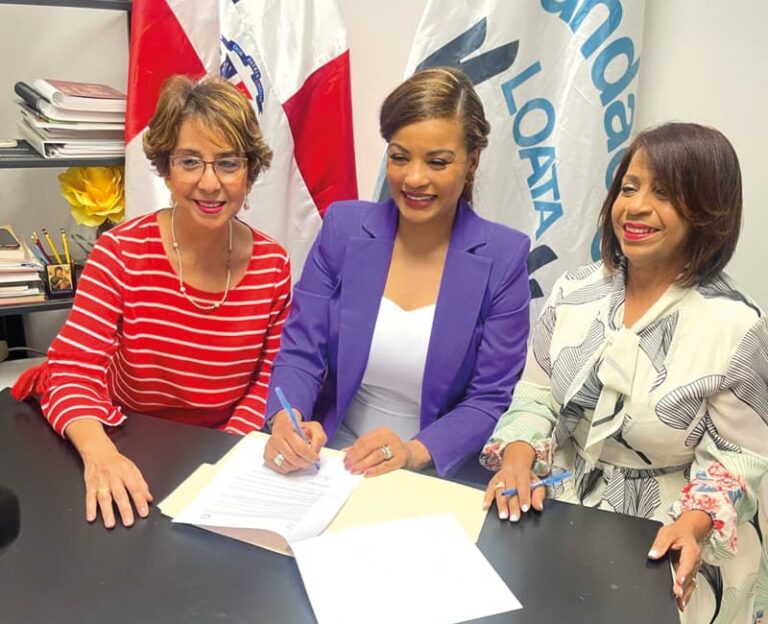 Firman acuerdo para beneficiar a discapacitados