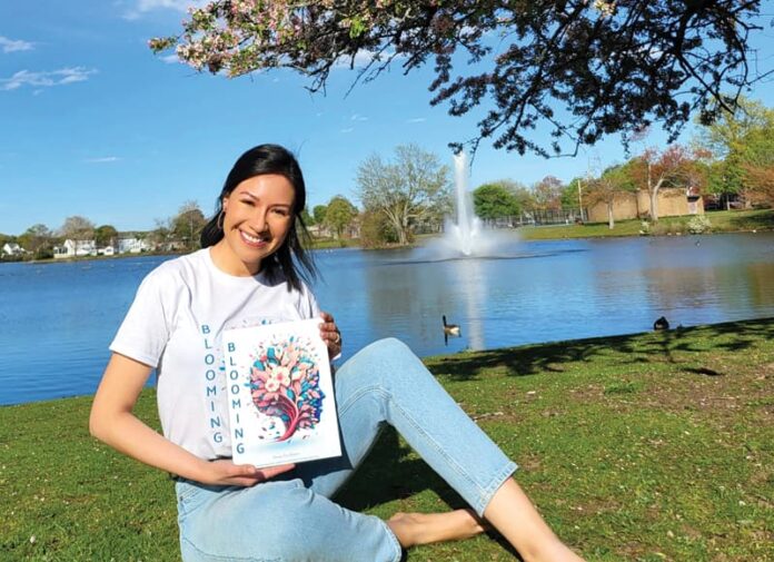 Vanessa Cruz Weimann, una de las jóvenes profesionales de origen peruano, reconocida como defensora de la Salud Mental en Boston, recibió el Premio de las Top 100 Mujeres Destacadas del 2024