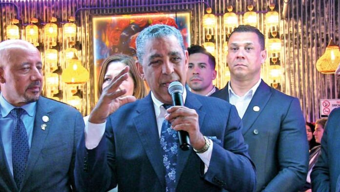 Congresista Adriano Espaillat recibe gran apoyo en Lawrence