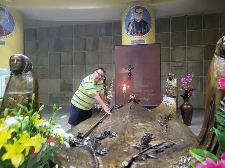 Homenaje a San Romero de América