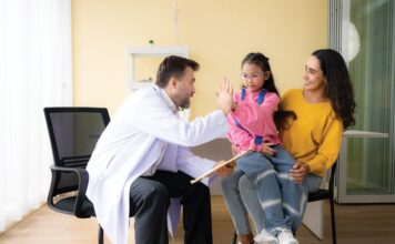 Reducir costos de seguro de salud a familias de Massachusetts