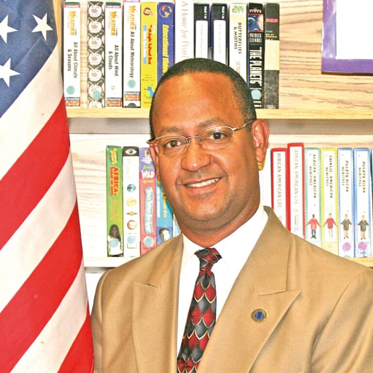 Ralph Carrero virtual nuevo Superintendente Escolar