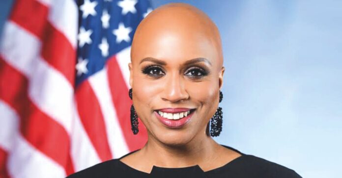 Alcaldesas apoyan reelección de congresista Ayanna Pressley