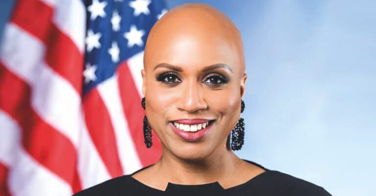 Alcaldesas apoyan reelección de congresista Ayanna Pressley