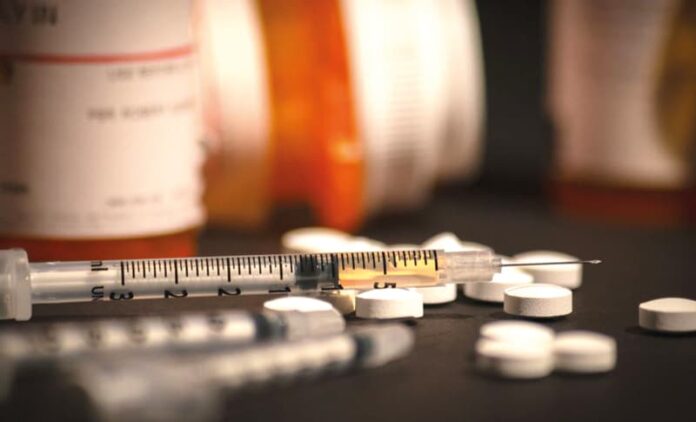 La Operación Fantasma, una investigación encubierta a largo plazo, resultó en el desmantelamiento de una red de distribución de fentanilo a gran escala que vendía heroína y fentanilo en el área metropolitana de New Bedford.