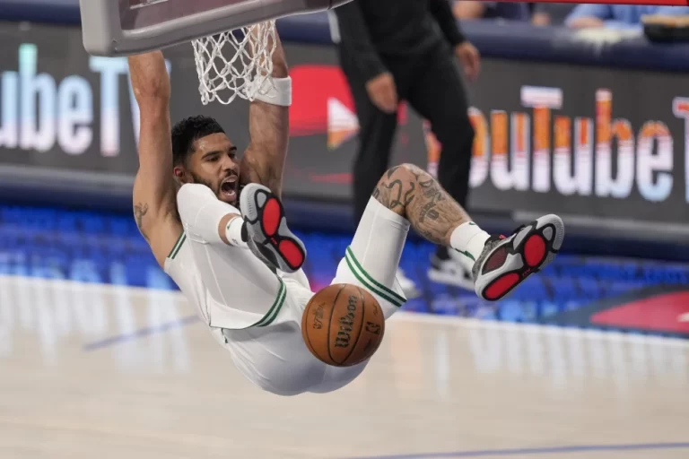 Los Celtics ponen en jaque a los Mavericks de Dallas