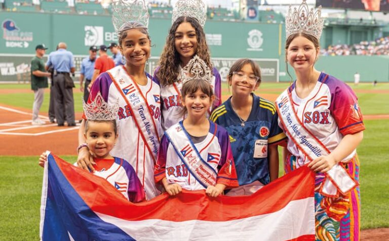 Las Reinas del Festival Puertorriqueño: Miss Jocelyn Soto, Teen Miss: Brooklyn Torres, Teen Miss: Sorayah Melendez Manos, Vi-Reina Teen Miss: Yariana Castillo, Little Miss: Catalina Asia Gonzalez, Little Miss Vi-Reina: Maya Sierra, Honarary Queen: Yazleemar Laboy y Antonia Falcón (colombiana) – quien también cantó “Play Ball” en la ceremonia de esa noche en Fenway Park. (Photo by Bruno Ortet).