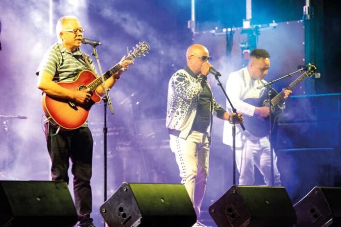 Lawrence vibró 45 años de Semana Hispana