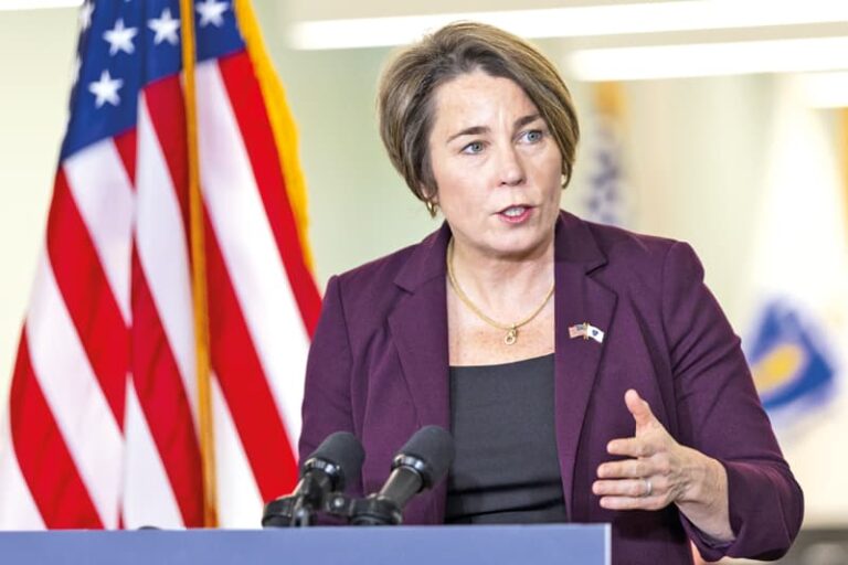 Gobernadora Healey anuncia "cambio dramático" para los que buscan refugio