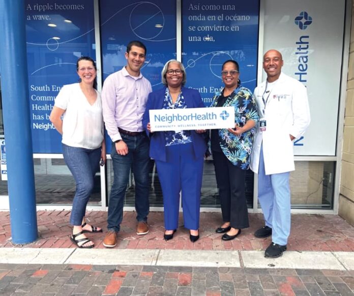 En un esfuerzo por abordar la brecha digital, Link Health ha unido fuerzas con NeighborHealth, antes East Boston Neighborhood Health Center, para ampliar la equidad digital