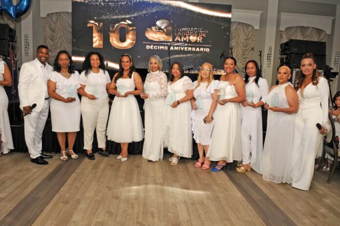 Tremendo éxito fue la fiesta anual "White Party" de la Fundación Latidos de Amor que tiene como propósito ayudar a la comunidad