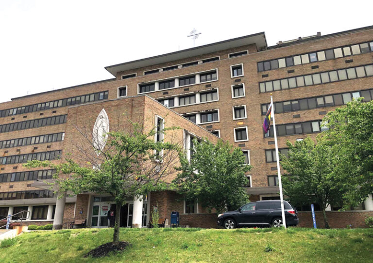 Mantener abierto Hospital Carney