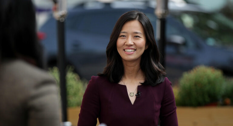 La alcaldesa Michelle Wu anunció el inicio de las nominaciones para el Premio Anual de Negocios Legendarios