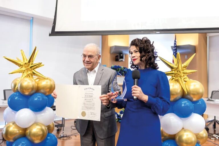 Durante la celebración se hizo un tributo especial a Alberto Vasallo Jr., fundador de esta casa editora, por sus contribuciones a la comunidad. Más de 250 personas de la llamada Tercera Edad asistieron al almuerzo en Bruce C. Bolling, en Boston.