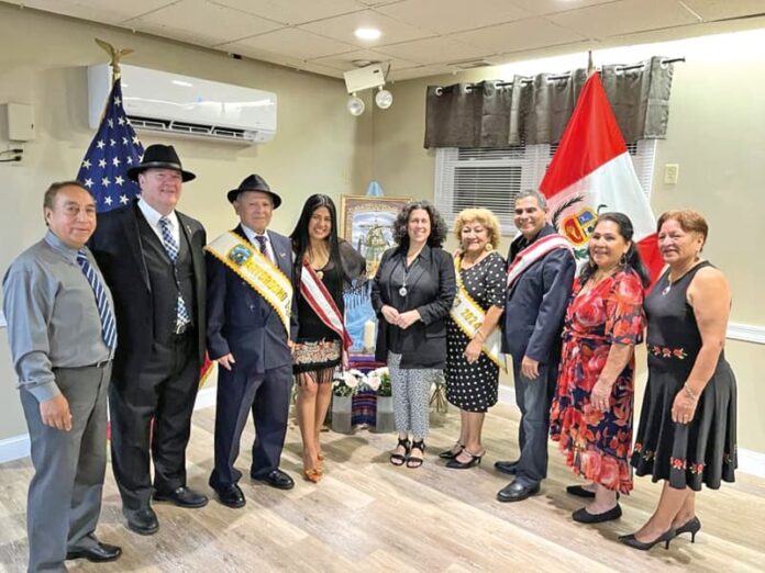 Gran celebración en Dedham por aparición de la Cruz de Madera