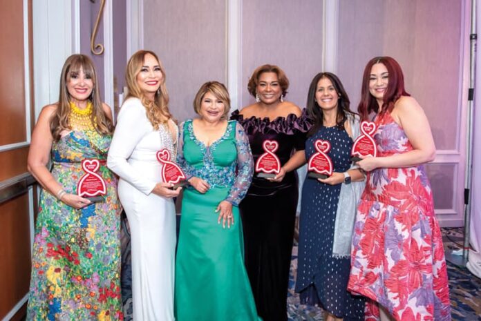 "Mujeres que inspiran": Eneida Román, Janet Peguero, Marisol Camilo, Yudith Alvarez, Romina Wilmot y Rosa Calcaño.