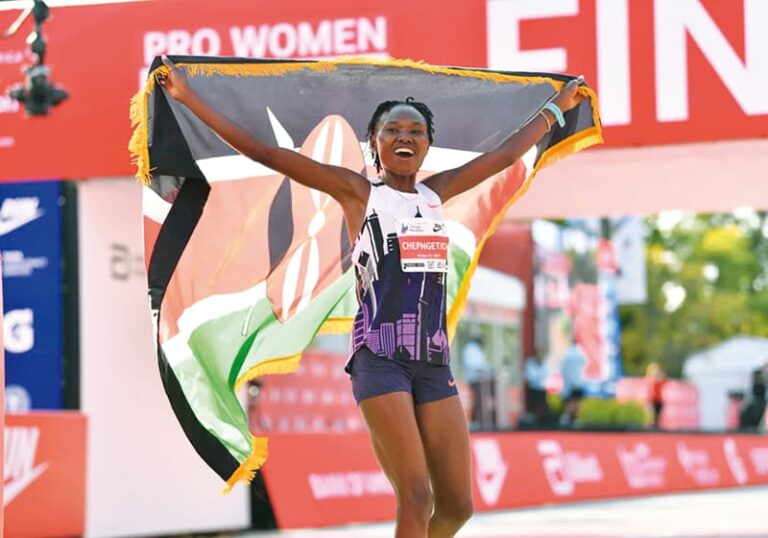 La keniana Ruth Chepngetich con récord del mundo de maratón