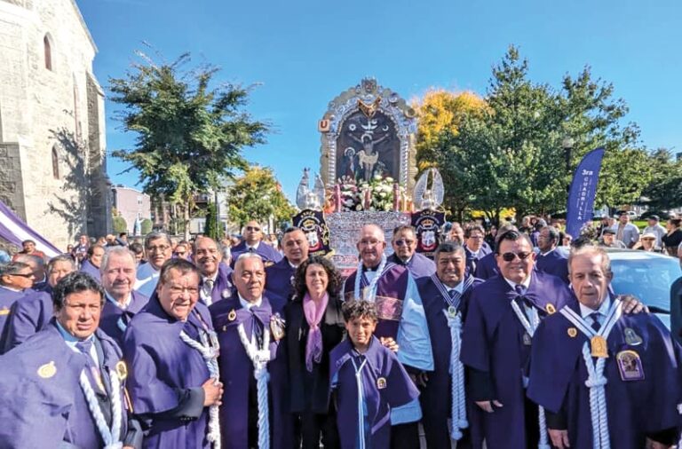 Emotiva despedida a Patrón de Andas del Señor de los Milagros