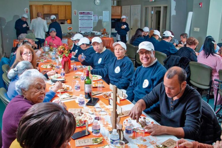 Cena de Acción de Gracias para personas de la Tercera Edad