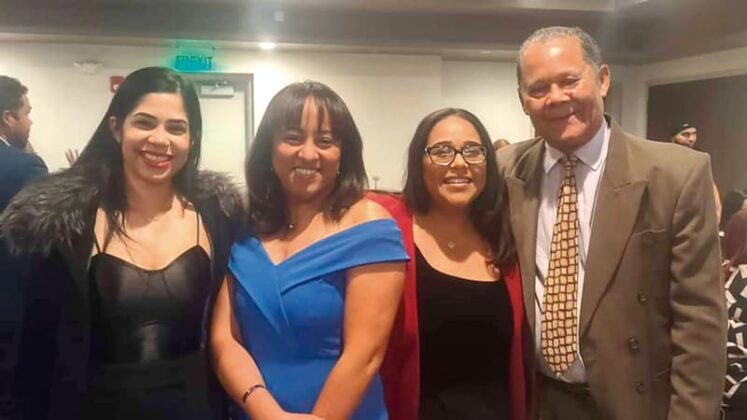 Premia a auspiciadores del Festival Dominicano