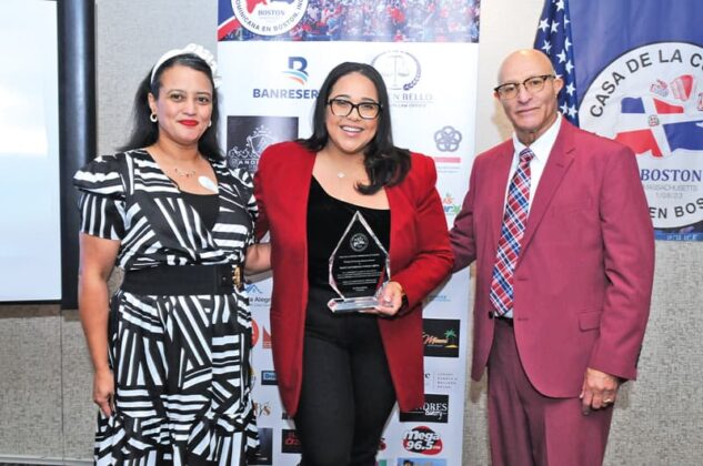 Premia a auspiciadores del Festival Dominicano