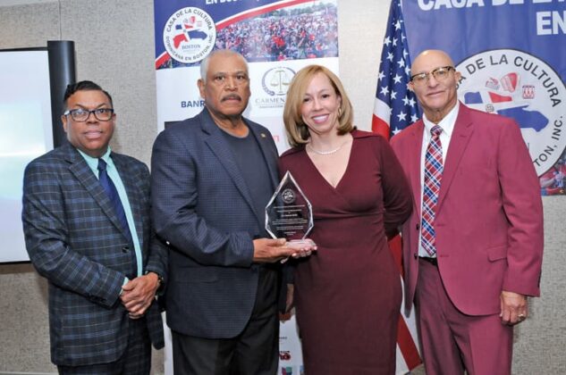 Premia a auspiciadores del Festival Dominicano
