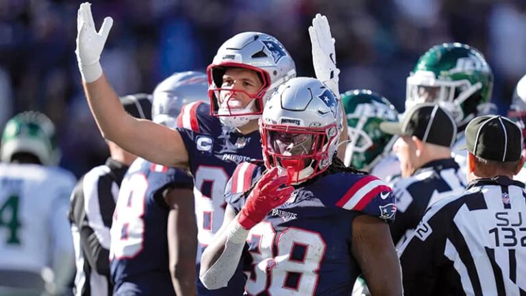 Los Patriotas de Nueva Inglaterra, sin Drake Maye, vencieron a los Jets de Aaron Rodgers con TD de último segundo. Rhamondre Stevenson se abrió paso en la zona de anotación a 22 segundos del final y los Patriots de Nueva Inglaterra se recuperaron después de que Drake Maye, su selección de primera ronda, abandonó el juego por una conmoción para vencer el domingo 25-22 a Aaron Rodgers y los Jets de Nueva York. Gran celebración en los Patriots.