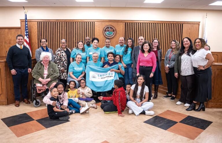 Familias latinas alzan sus voces por mejoras educativas en Salem