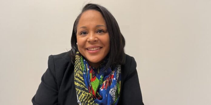 La Asociación de Administradores Escolares de Massachusetts (MSAA) ha nombrado a Maya Smith, directora asociada de la escuela secundaria Fenway, como la subdirectora del año 2025.