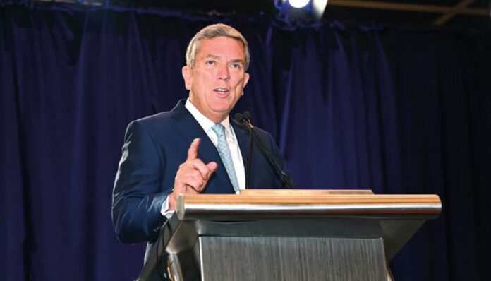Reeligen a Vicepresidente del Comité Escolar de Boston, Michael O'Neill