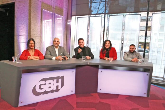 Show Inaugural: Desde los estudios de GBH en la biblioteca pública de Boston (700 Boylston Street en Boston).