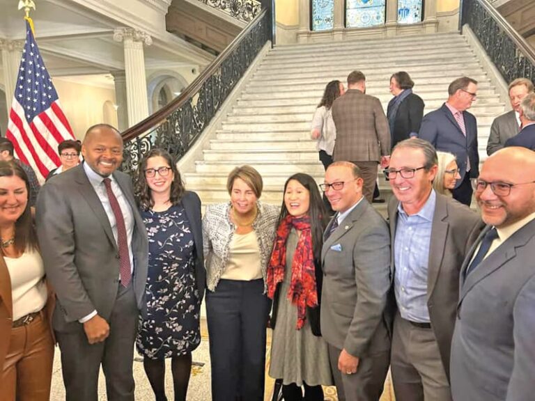Representante estatal Frank Morán destaca apoyo de gobernadora
