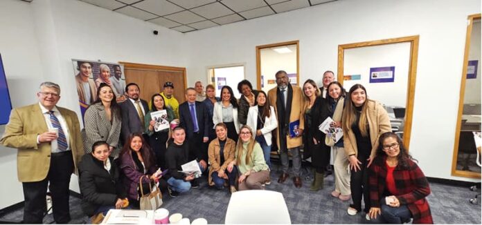 El Instituto Hispano-Americano (Hispanic American Institute) en East Boston fue el centro de reunión de un grupo de empresarios latinos de Boston para escuchar sobre los programas de la Administración de Pequeños Negocios en los Estados Unidos