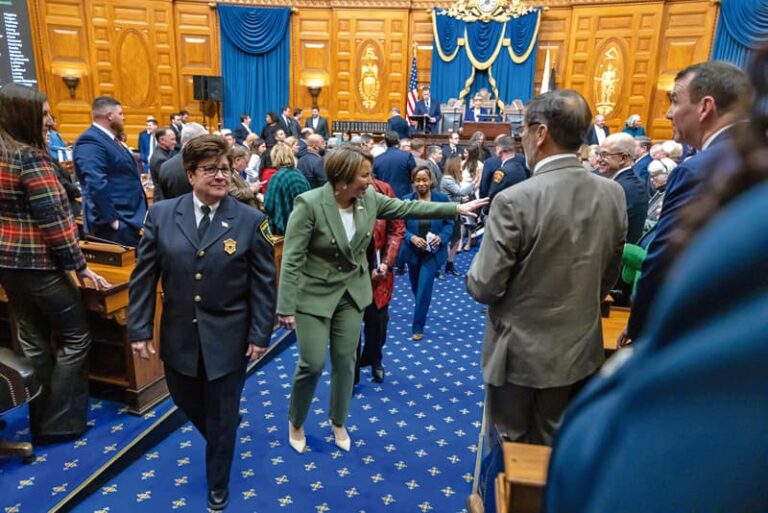 En su discurso anual sobre el estado de Massachusetts, la gobernadora Maura Healey reflexionó sobre el exitoso historial de su administración en cuanto a temas de asequibilidad y competitividad, prometiendo hacer crecer más la economía en el 2025