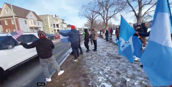 Salen a las calles a gritar "No a la deportación"