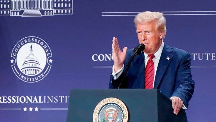 Trump da marcha atrás