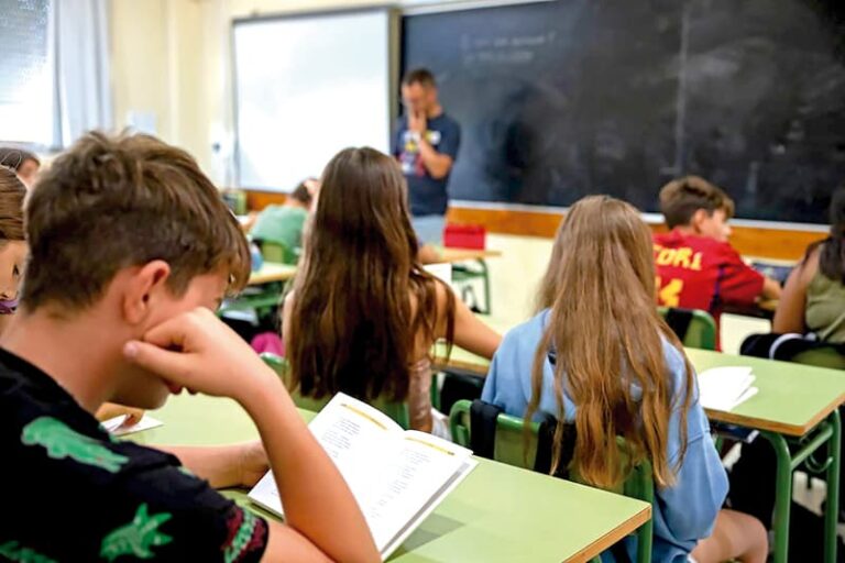 Estudiantes en zozobra por posible redadas de ICE en escuelas
