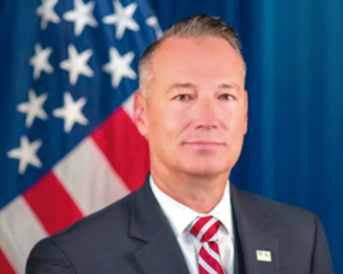 La administración Trump ha nombrado al ex jefe de la oficina de campo de Inmigración y Control de Aduanas de Boston, Todd Lyons, para liderar la agencia ICE