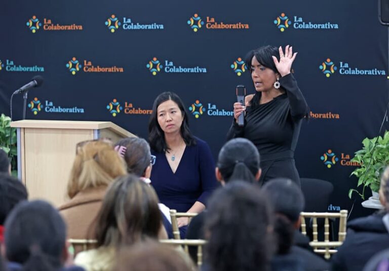 En la Colaborativa, una de las organizaciones que apoya a los inmigrantes, alcaldesa recibió el apoyo de toda una comunidad antes de hablar en el Congreso en Washington.