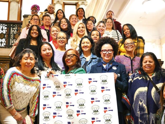 Escritoras inmigrantes haciendo historia en la Casa del Estado