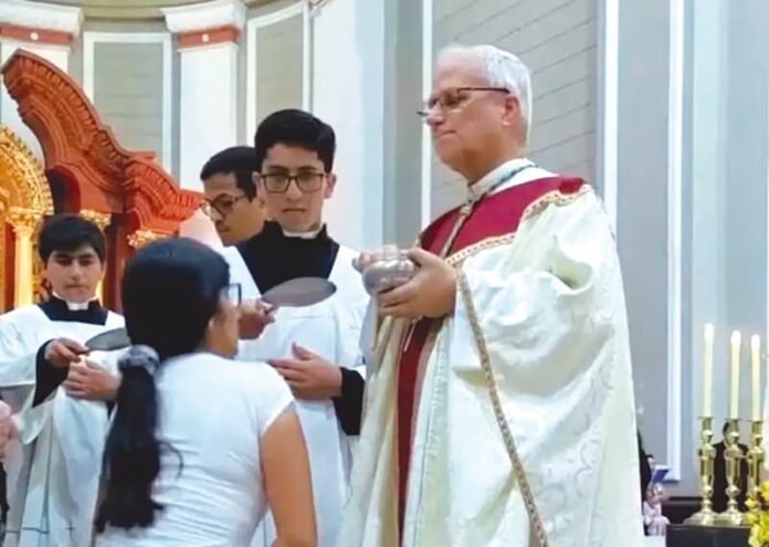 Gracias a Dios del Papa argentino al Papa peruano