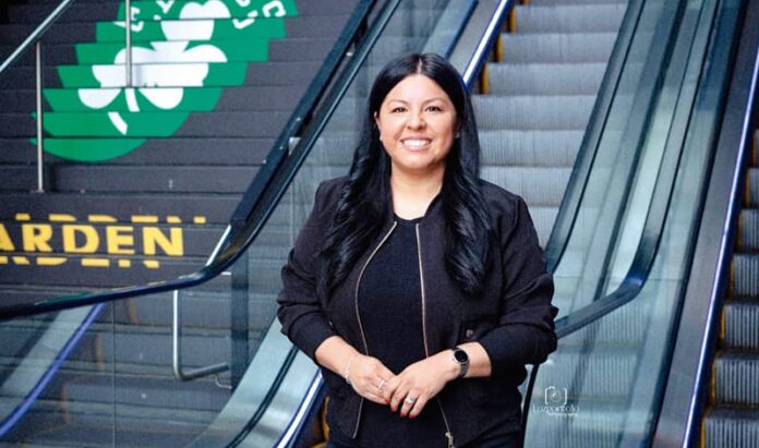 Como fundadora de Creative CEO no sólo ha forjado un camino de éxito empresarial, sino que ha impulsado la superación femenina a través del poder de la marca personal
