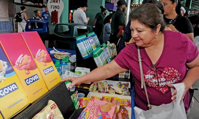 El tradicional estadio de los Medias Rojas de Boston volvi&oacute; a vibrar con una comunidad latina encendida que bati&oacute; el 2025 r&eacute;cord de asistencia en el Latino Family Festival de El Mundo Boston y los Boston Red Sox