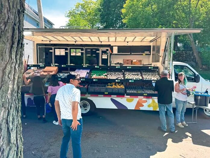 Lynn con nuevo mercado móvil de alimentos para la comunidad