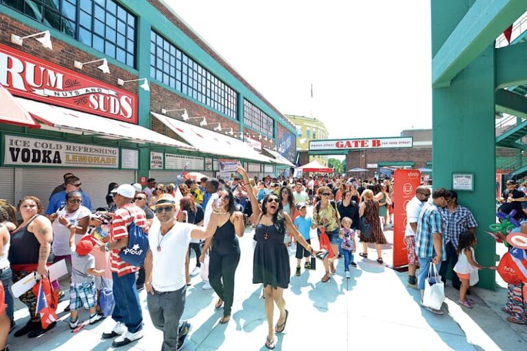 Este domingo 8 de junio, desde el mediodía, Fenway Park abrirá las puertas para el Latino Family Festival