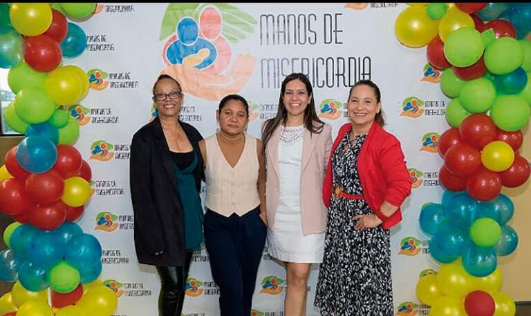 “Manos de Misericordia”, una de las organizaciones sin fines de lucro que tiene toda una historia de ayuda a victimas de quemaduras o con enfermedades de cuidado, celebró uno de sus más exitosos eventos de primavera de recaudación de fondos.